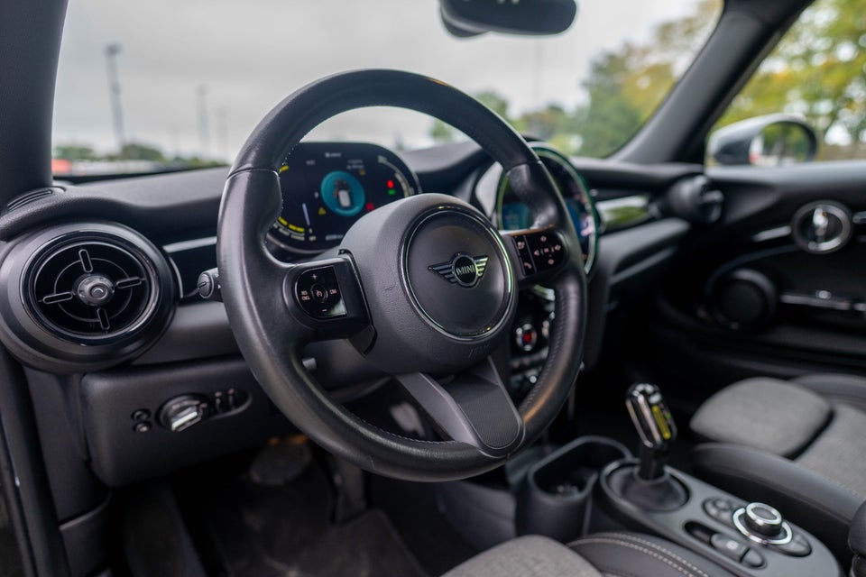 MINI Cooper SE Classic Trim 3d