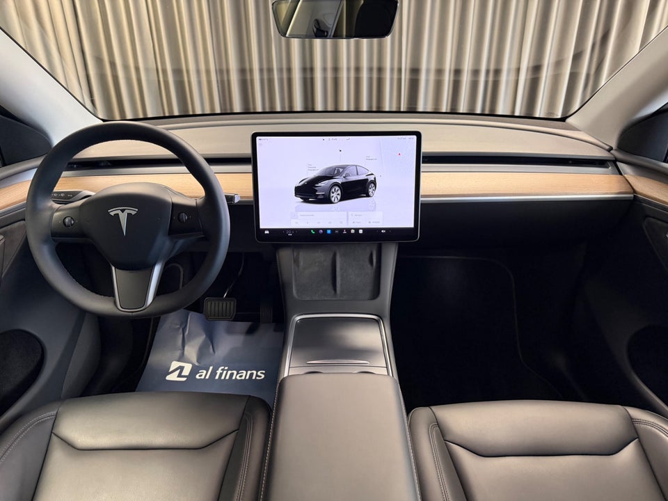Tesla Model Y Long Range AWD 5d