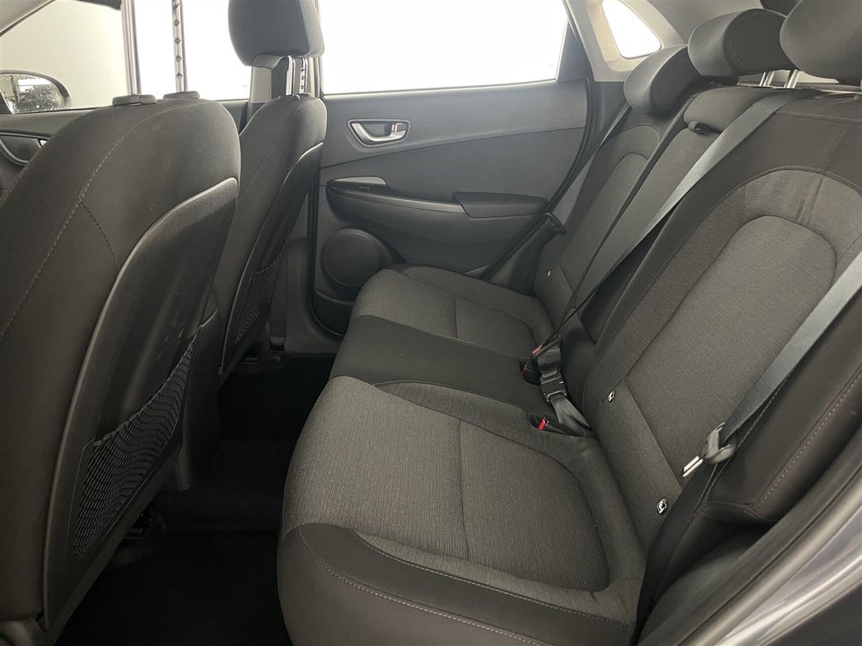 Hyundai Kona 64 EV Essential 5d