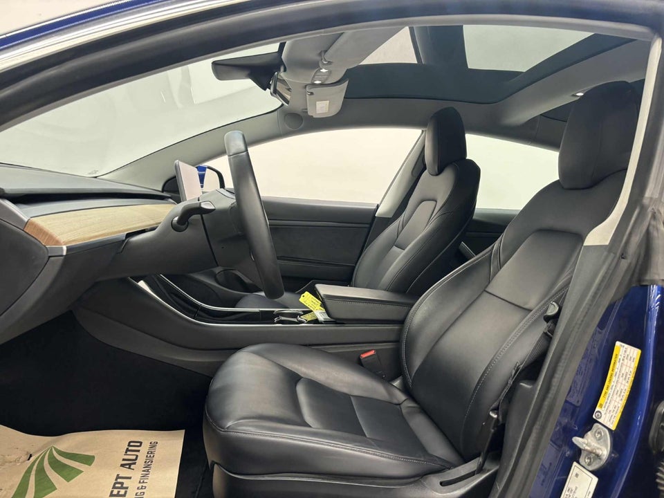 Tesla Model 3 Standard Range+ RWD 4d