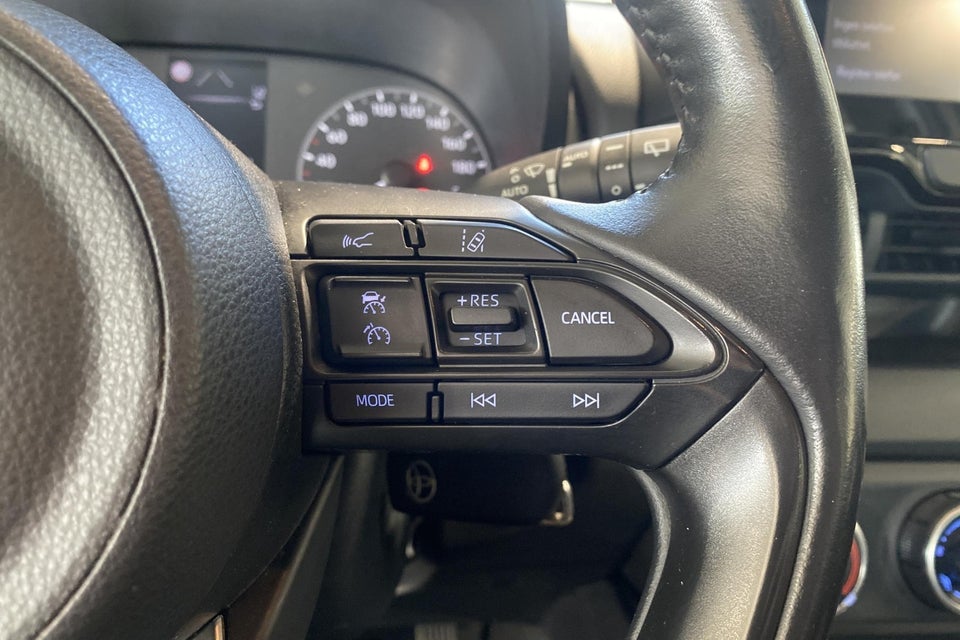 Toyota Yaris 1,5 Active Tech+ CVT 5d