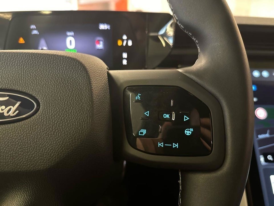 Ford Capri 82 Select Extended Range 5d