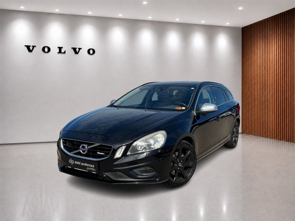 Volvo V60 3,0 T6 R-Design aut. AWD 5d