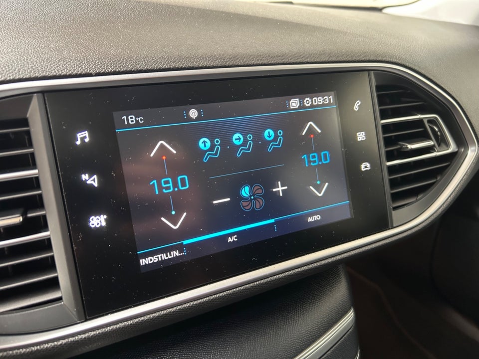 Peugeot 308 1,5 BlueHDi 130 Selection Sky SW EAT6 5d