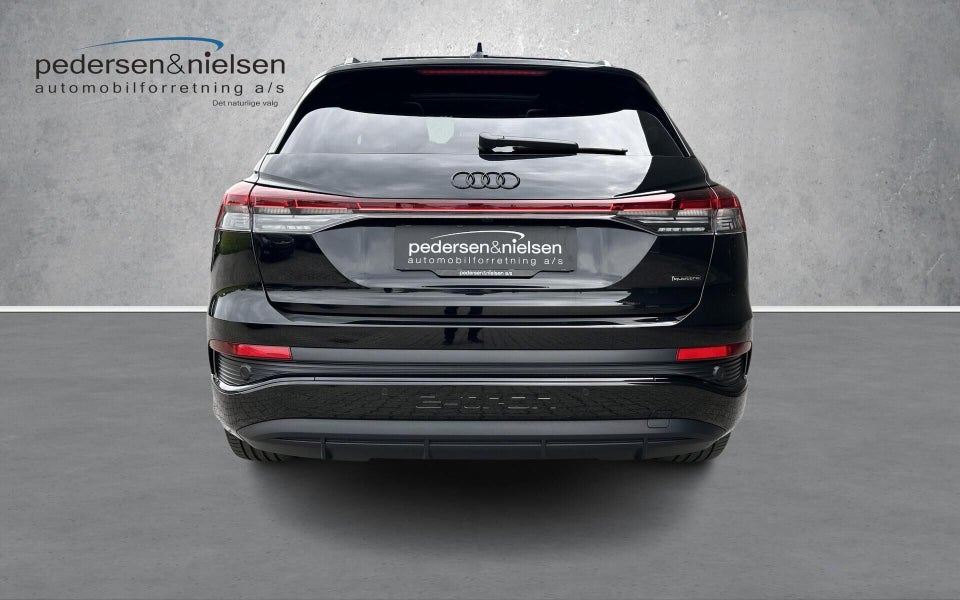 Audi Q4 e-tron 45 S-line quattro 5d
