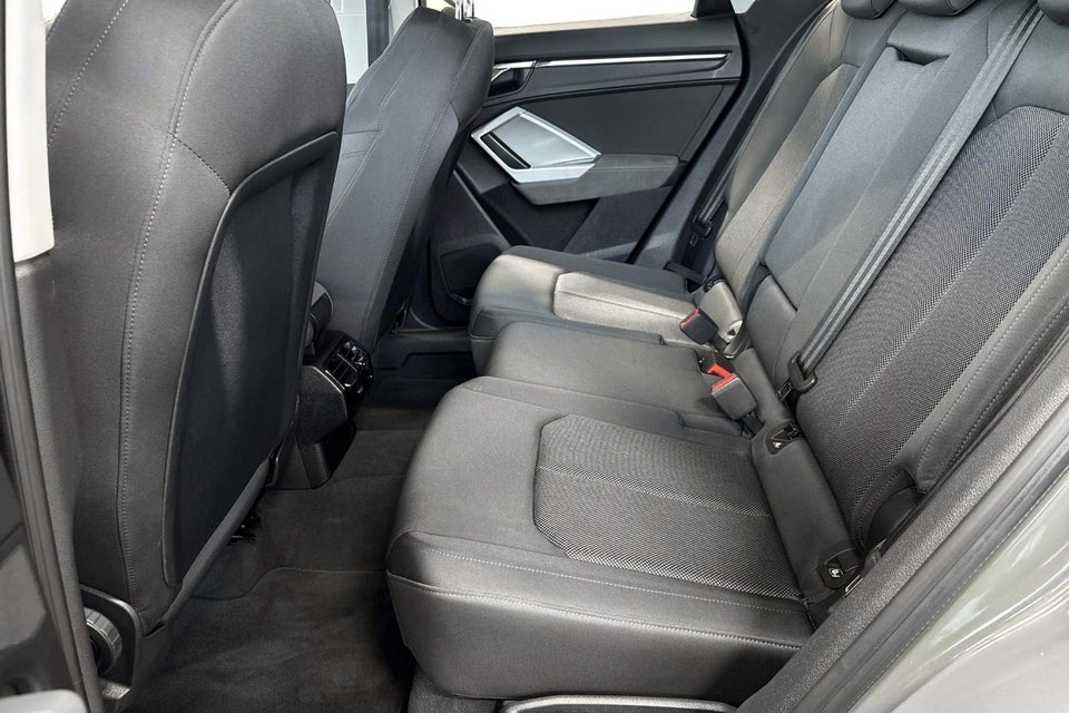 Audi Q3 45 TFSi e Attitude plus S-tr. 5d