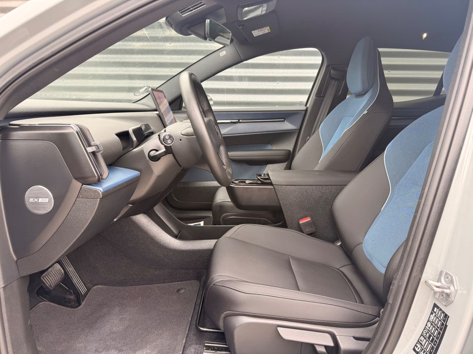 Volvo EX30 Standard Range Plus 5d