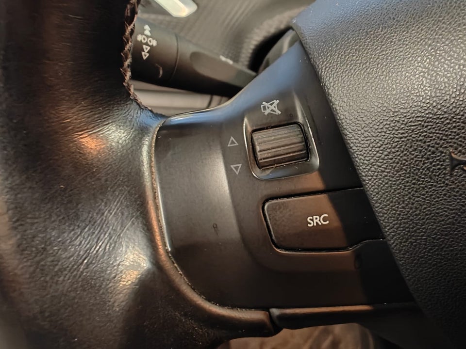 Peugeot 208 1,6 BlueHDi 100 Allure 5d