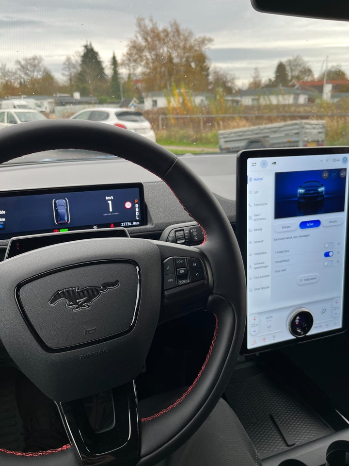 Ford Mustang Mach-E 98 Premium Extended Range 5d