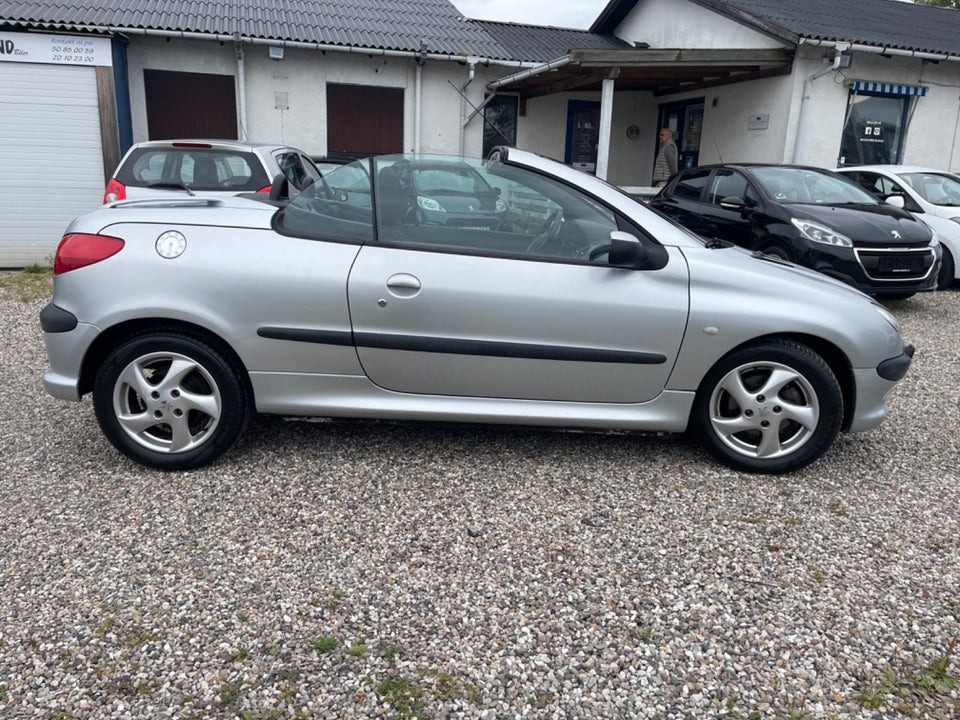 Peugeot 206 1,6 16V CC 2d