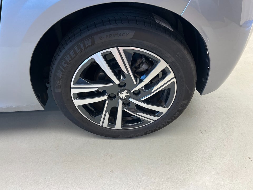 Peugeot 208 1,2 PureTech 100 Allure 5d
