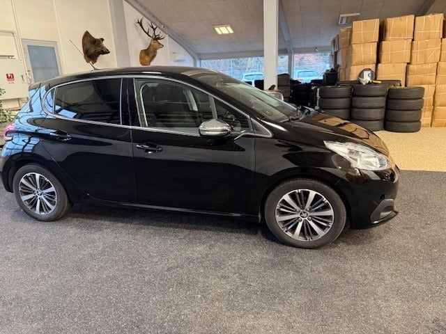 Peugeot 208 1,6 BlueHDi 100 Desire Sky 5d