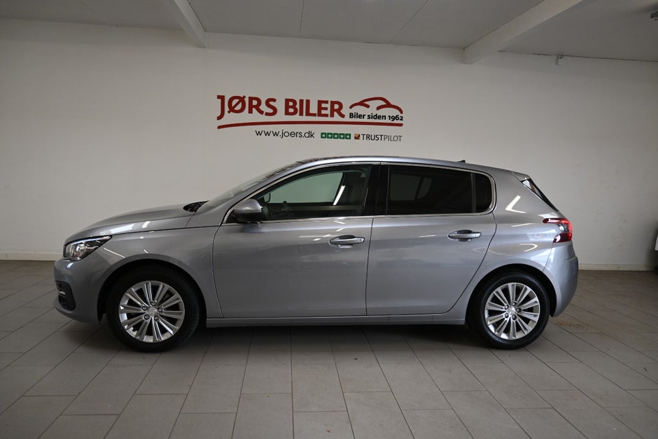 Peugeot 308 1,2 PureTech 130 Selection Sky 5d