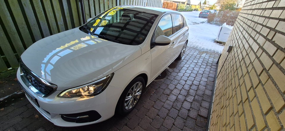 Peugeot 308 1,2 PureTech 130 Style 5d