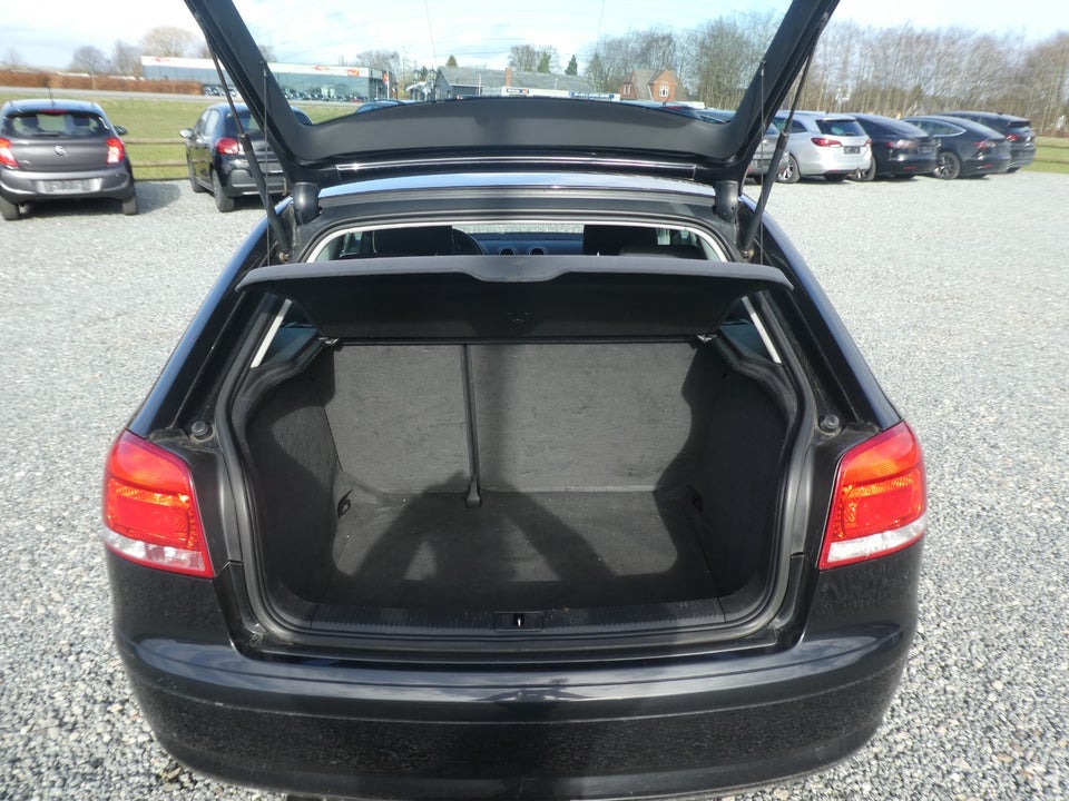 Audi A3 2,0 FSi Ambiente 3d