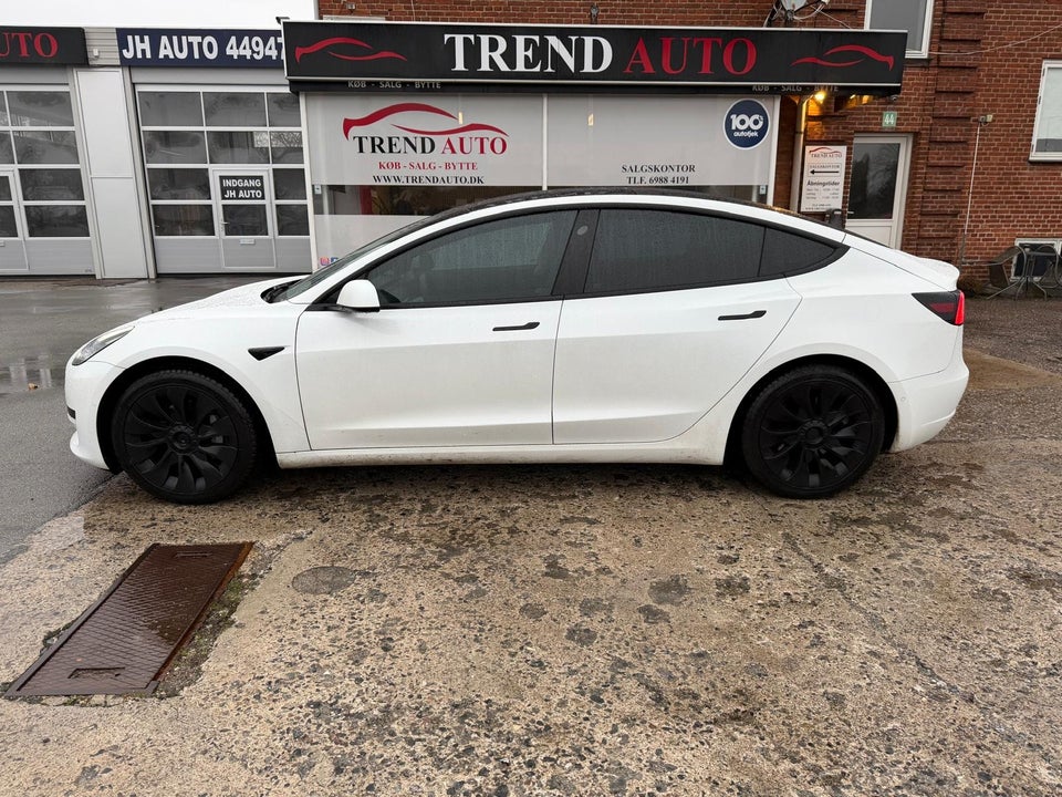 Tesla Model 3 Standard Range+ RWD 4d