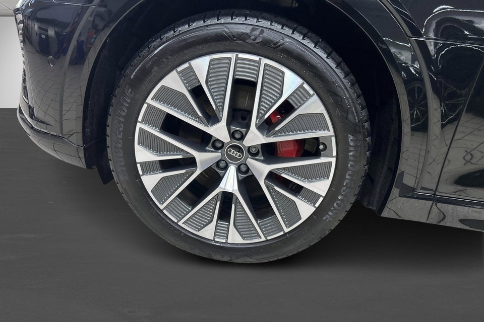 Audi Q8 e-tron 55 S-line quattro 5d