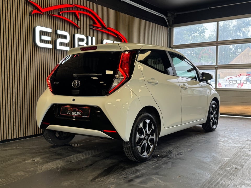 Toyota Aygo 1,0 VVT-i x-press 5d