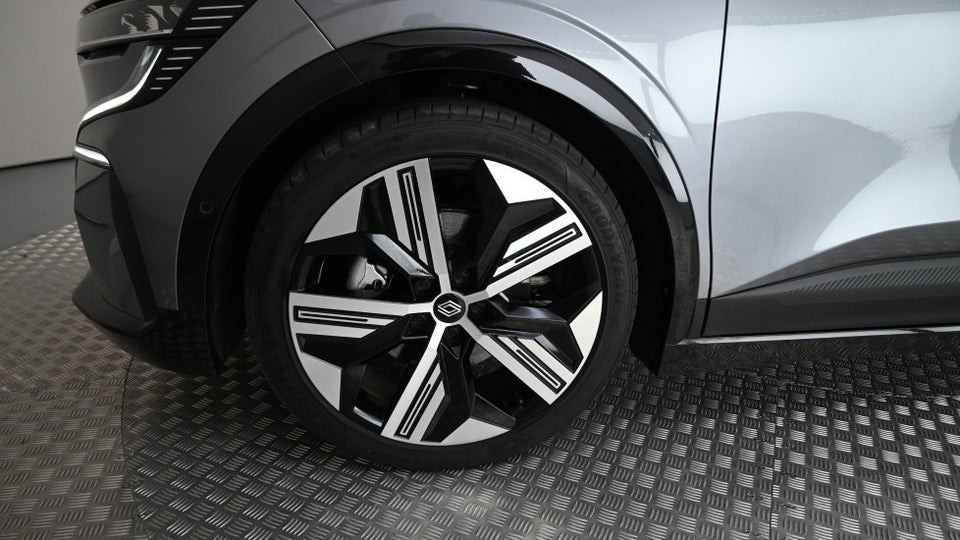 Renault Megane E-Tech 60 Iconic 5d