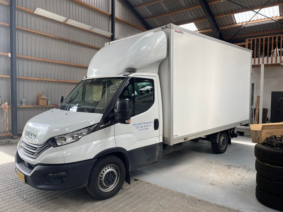 Iveco Daily 3,0 35S18 4100mm Box m/lift AG8