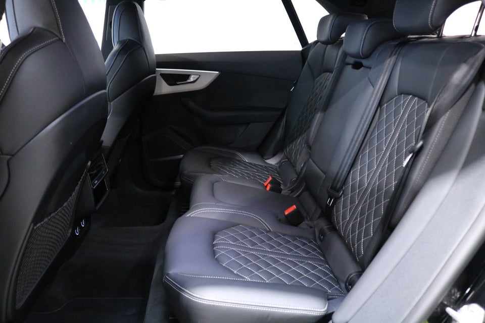 Audi Q8 50 TDi S-line quattro Tiptr. 5d