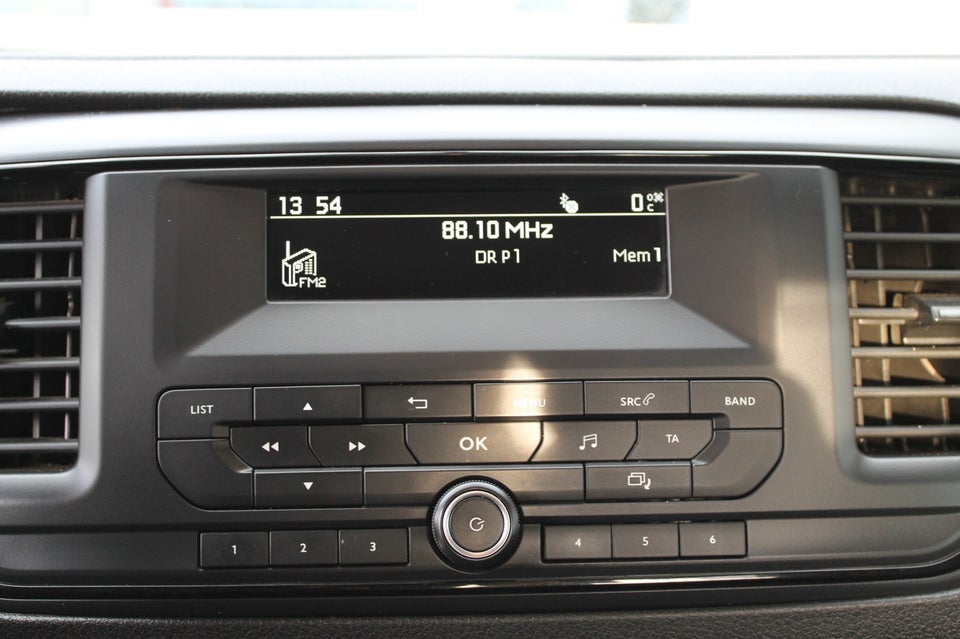 Toyota ProAce 2,0 D 120 Medium Base++ Chassis 2d