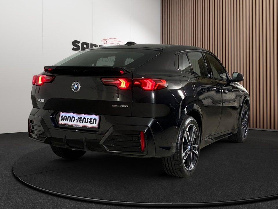 BMW iX2 eDrive20 M-Sport Premium 5d