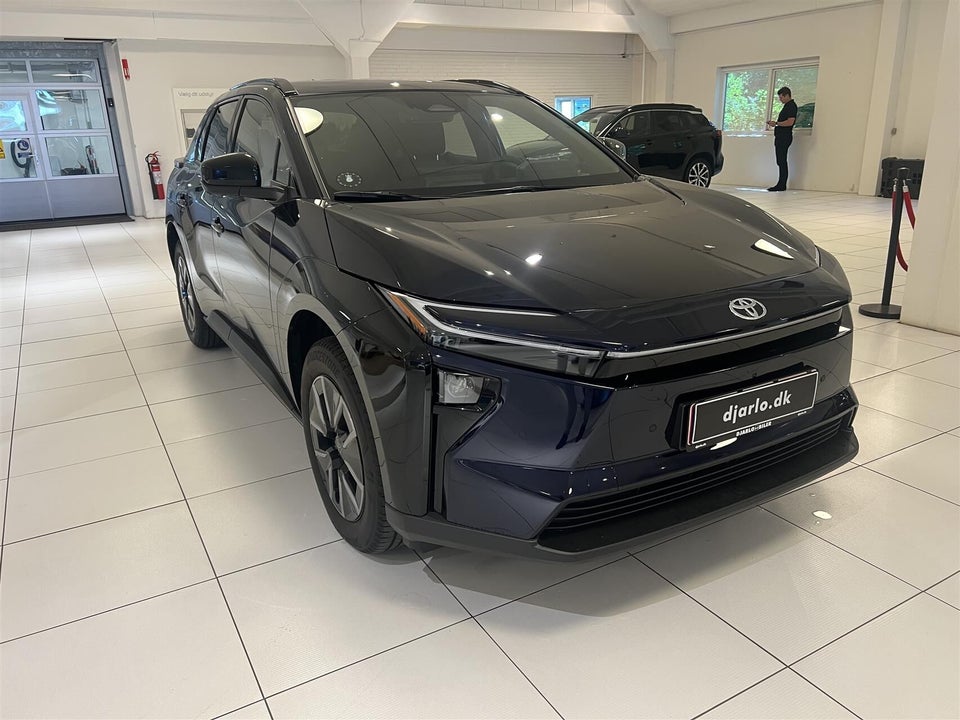 Toyota bZ4X 73 Active Tech 5d