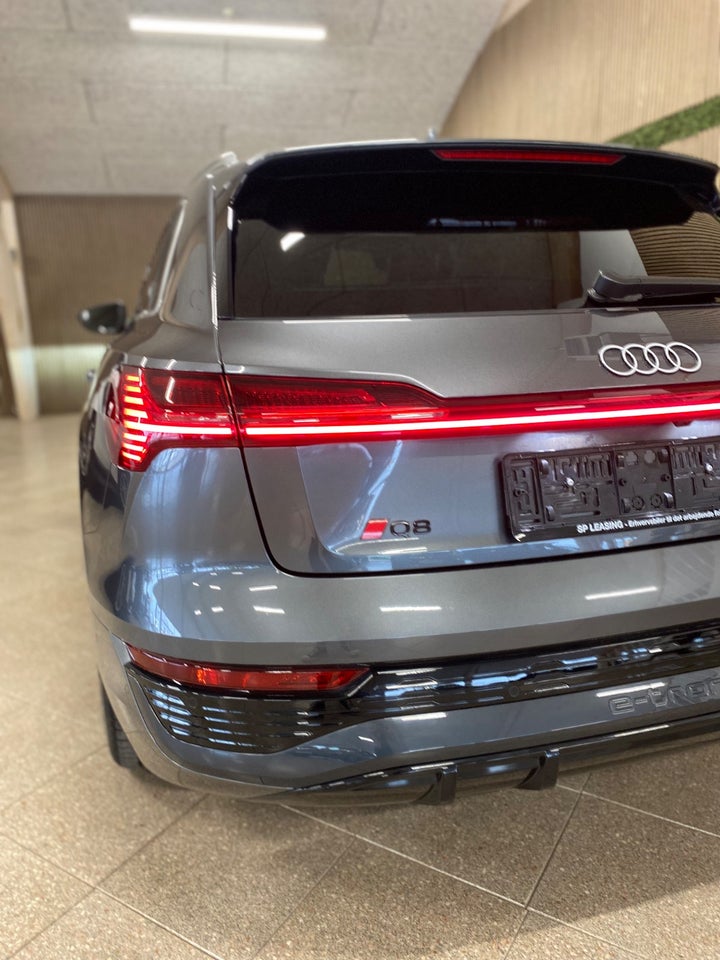 Audi Q8 e-tron 55 S-line quattro 5d