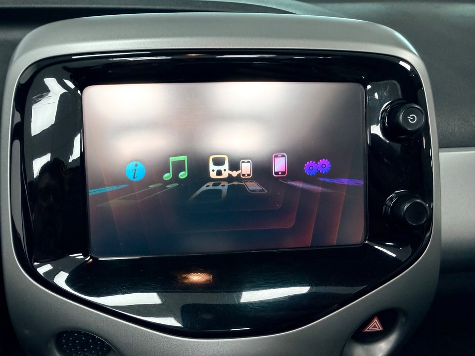 Toyota Aygo 1,0 VVT-i x-wave Sky 5d