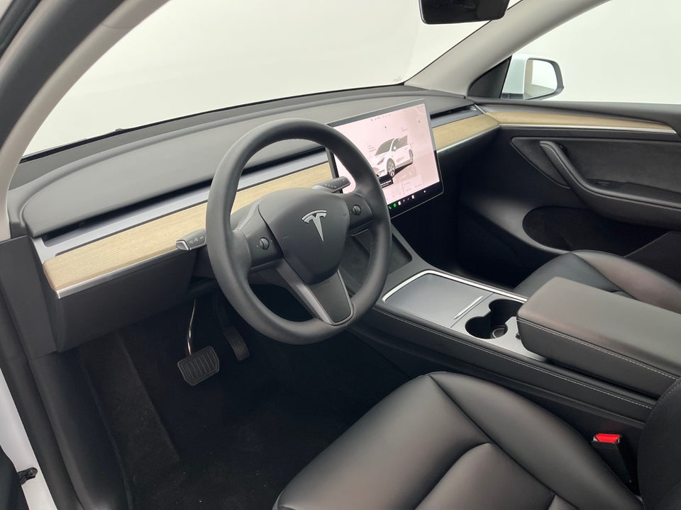 Tesla Model Y RWD 5d