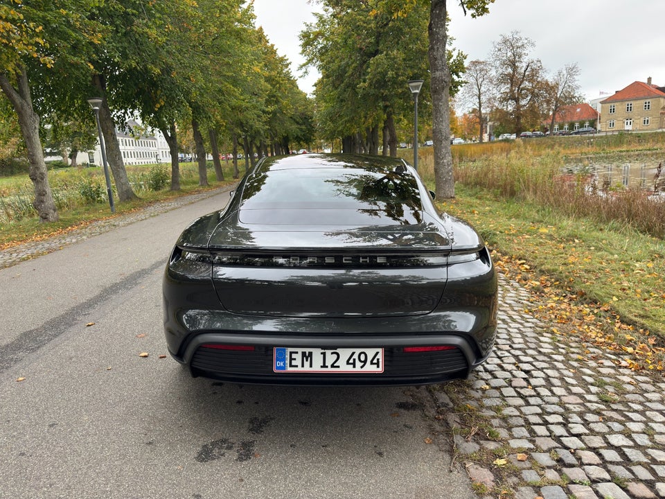 Porsche Taycan Performance+ 4d