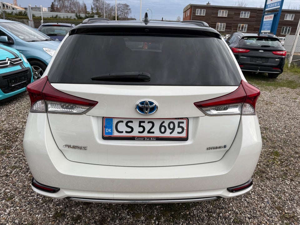 Toyota Auris 1,8 Hybrid Premium Touring Sports CVT 5d