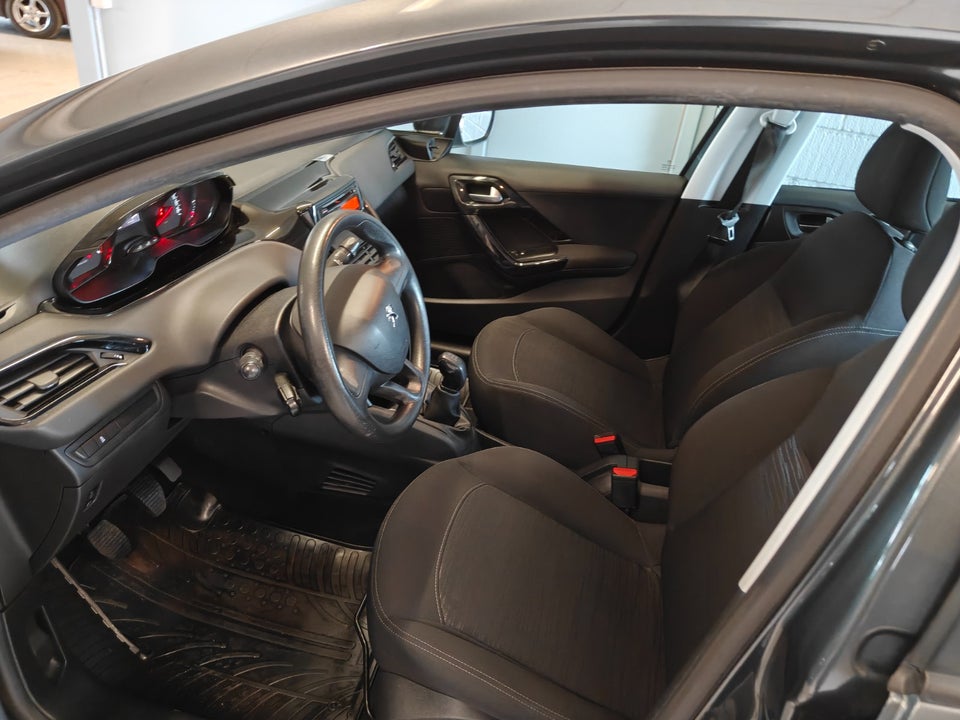 Peugeot 208 1,0 VTi Access 5d