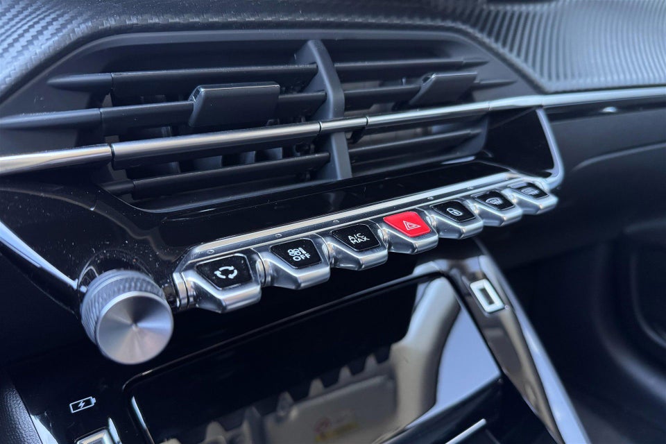 Peugeot e-208 50 Style 5d