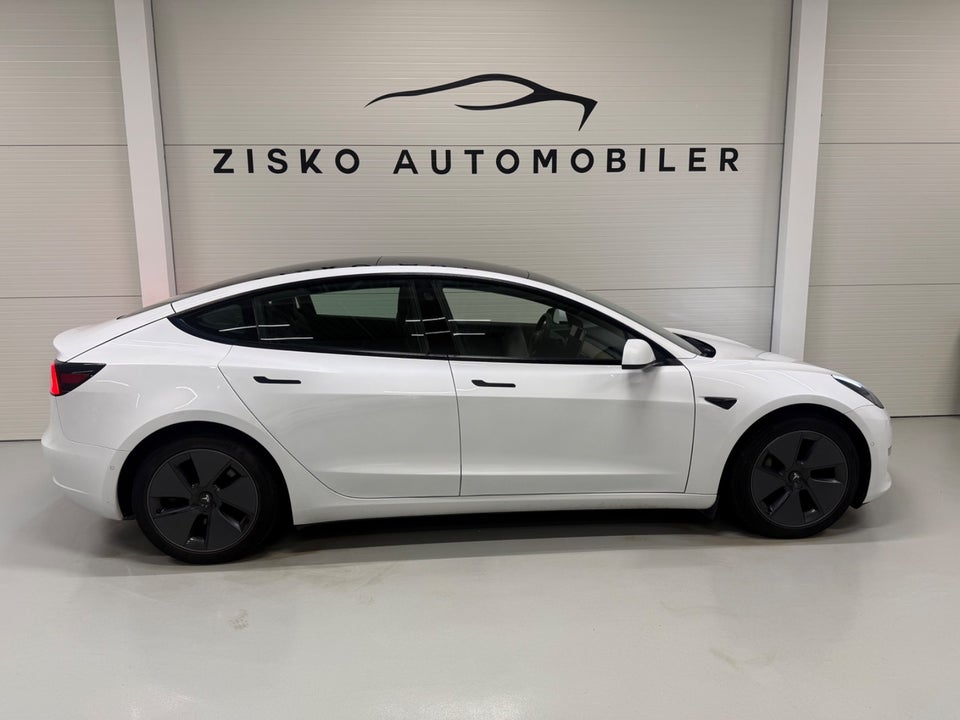 Tesla Model 3 Long Range AWD 4d