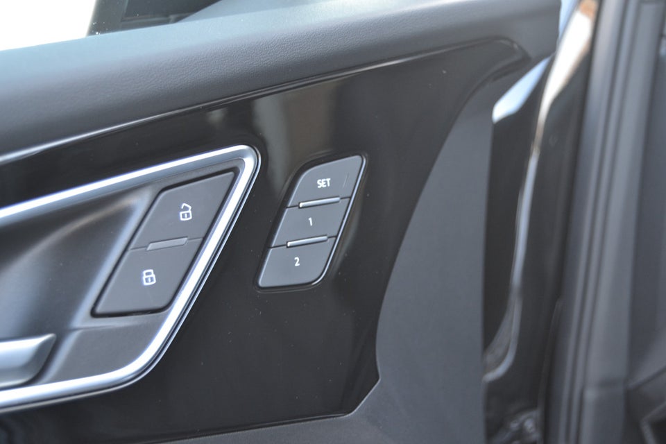 Audi Q4 e-tron 50 S-line quattro 5d