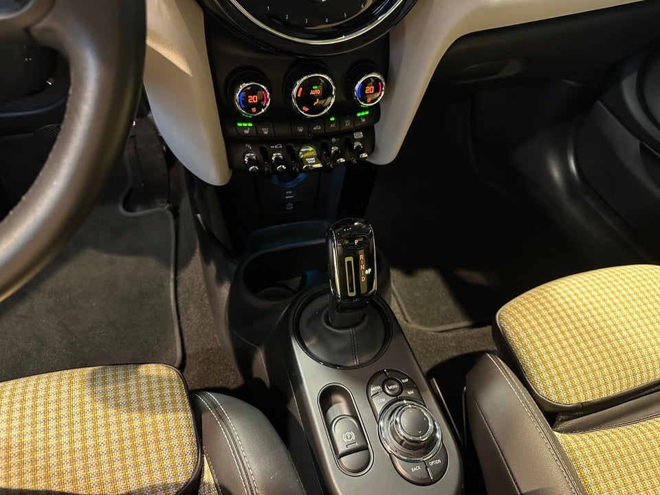 MINI Cooper SE Classic Trim 3d