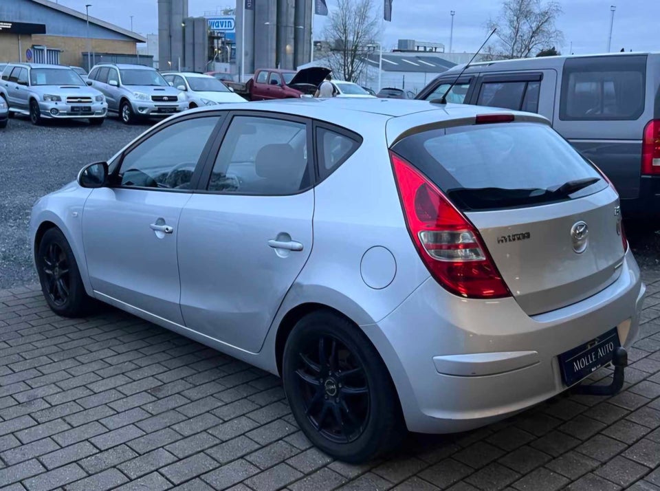 Hyundai i30 1,6 CRDi 90 Classic 5d