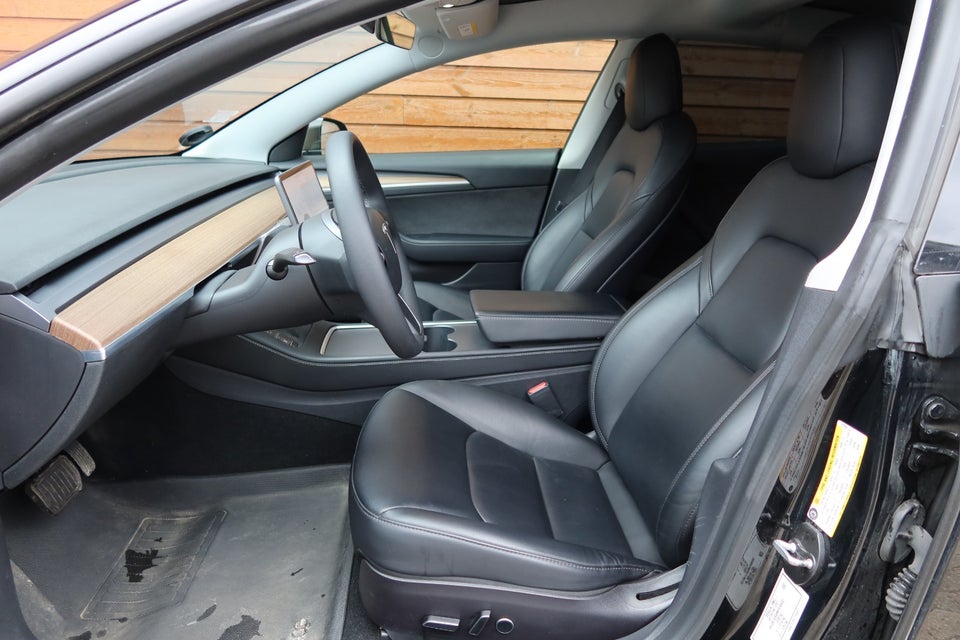 Tesla Model 3 Long Range AWD 4d