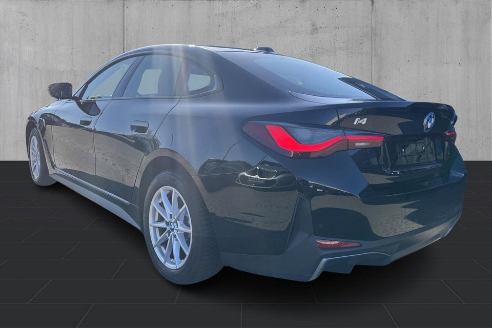 BMW i4 eDrive35 Charged 5d