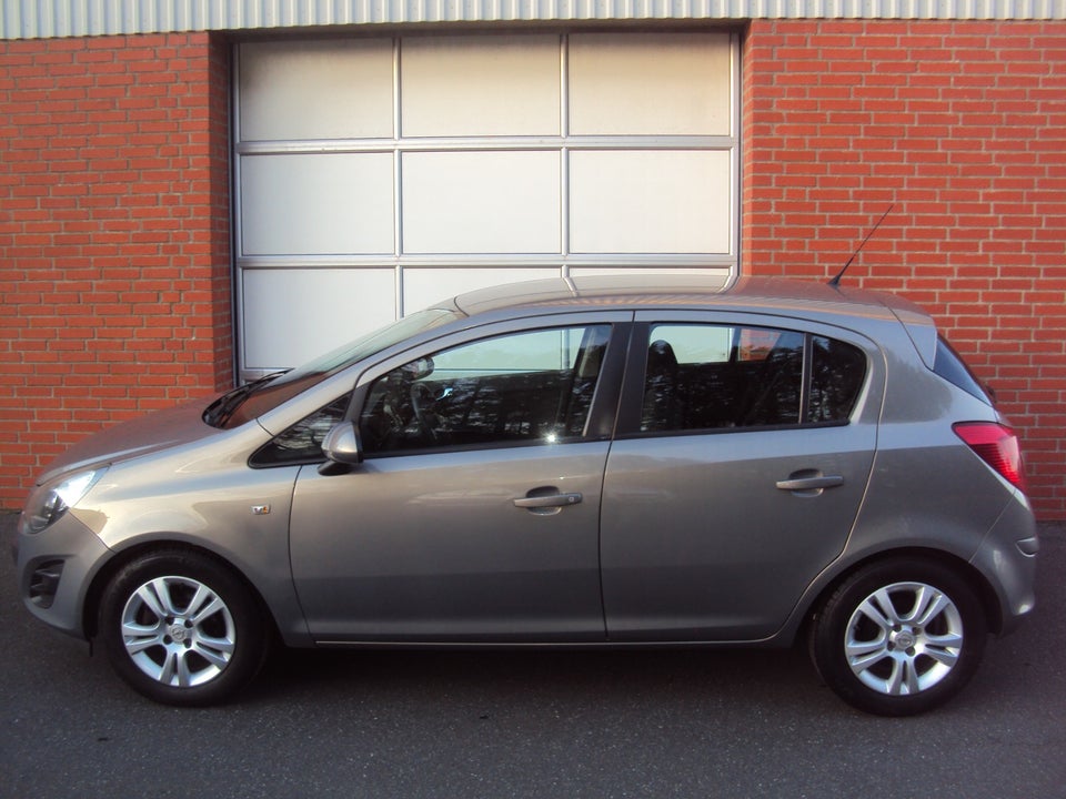 Opel Corsa 1,2 16V Cosmo 5d