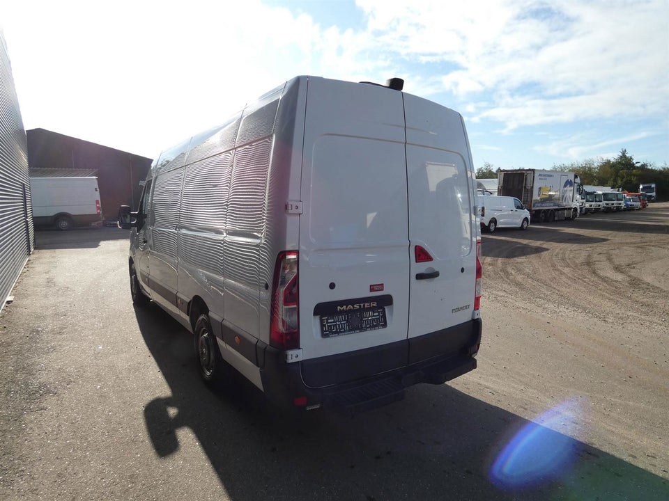 Renault Master IV T35 2,3 dCi 165 L3H2 Kassevogn RWD