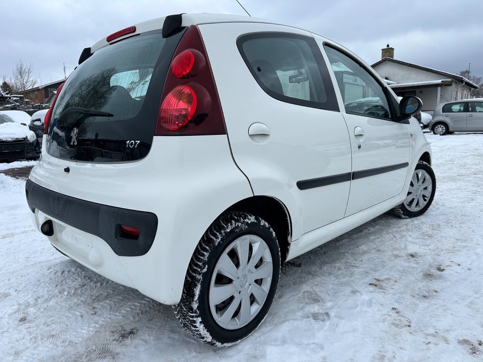 Peugeot 107 1,0 Motion White 5d
