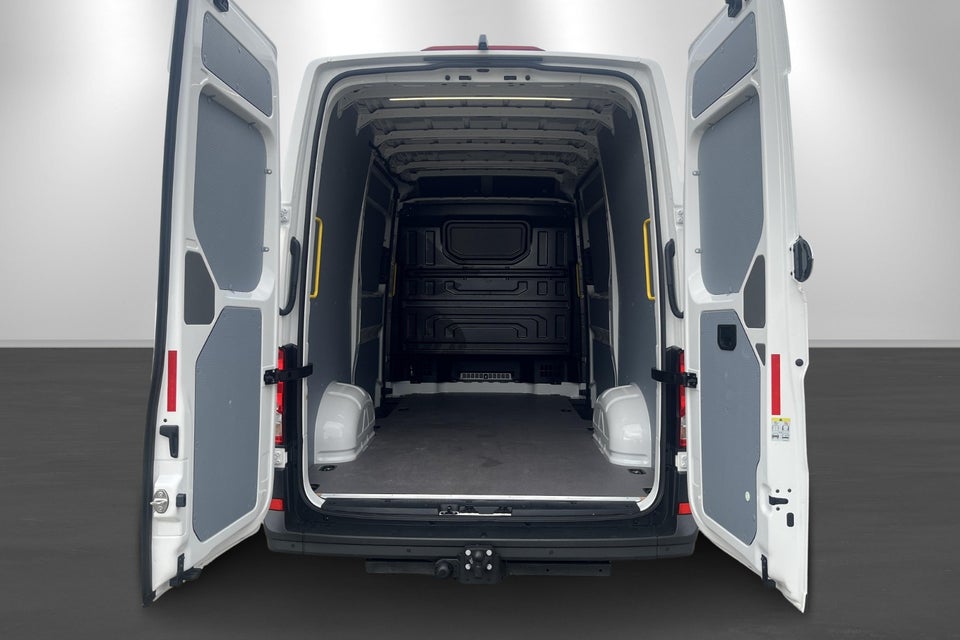 VW Crafter 35 2,0 TDi 177 Kassevogn L3H3 aut.