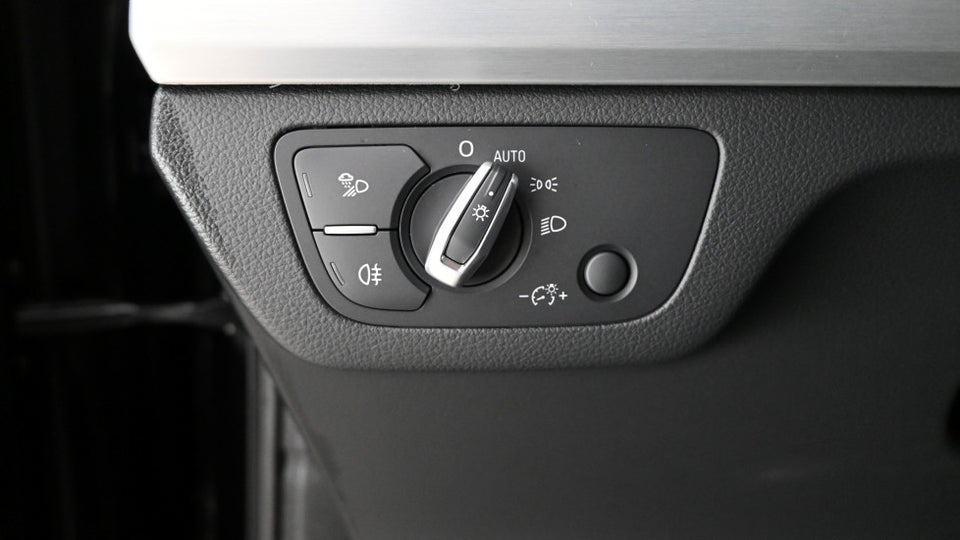 Audi Q5 55 TFSi e S-line quattro S-tr. 5d