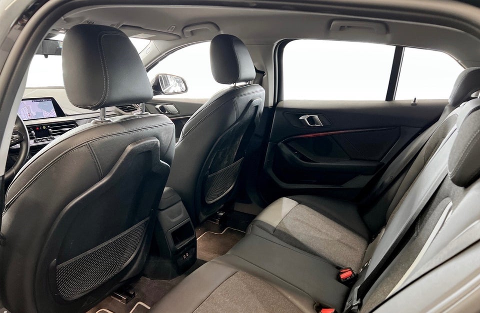 BMW 118i 1,5 Sport Line aut. 5d