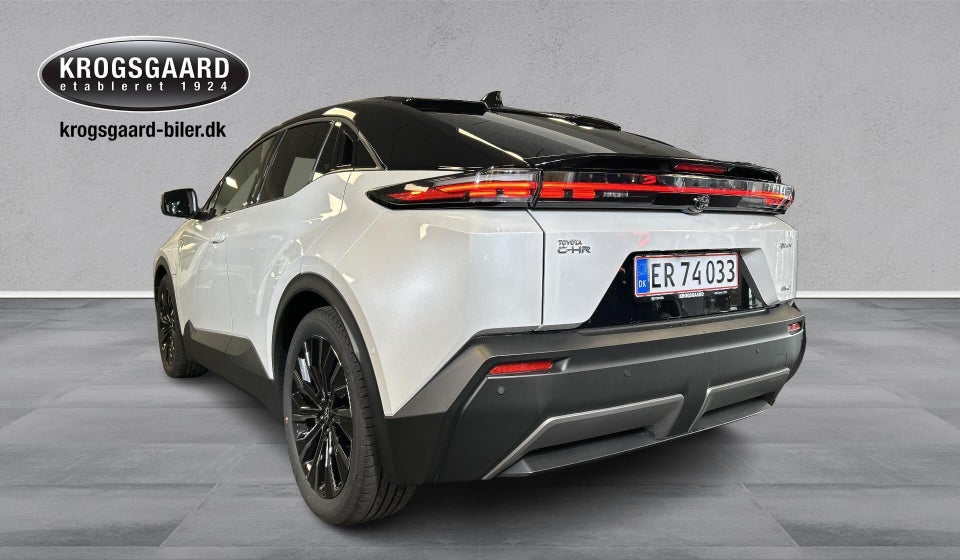 Toyota C-HR+ 77 Executive AWD 5d