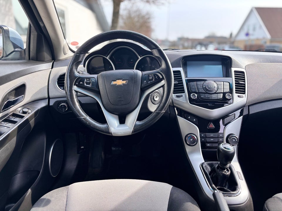 Chevrolet Cruze 2,0 VCDi 163 LS 4d