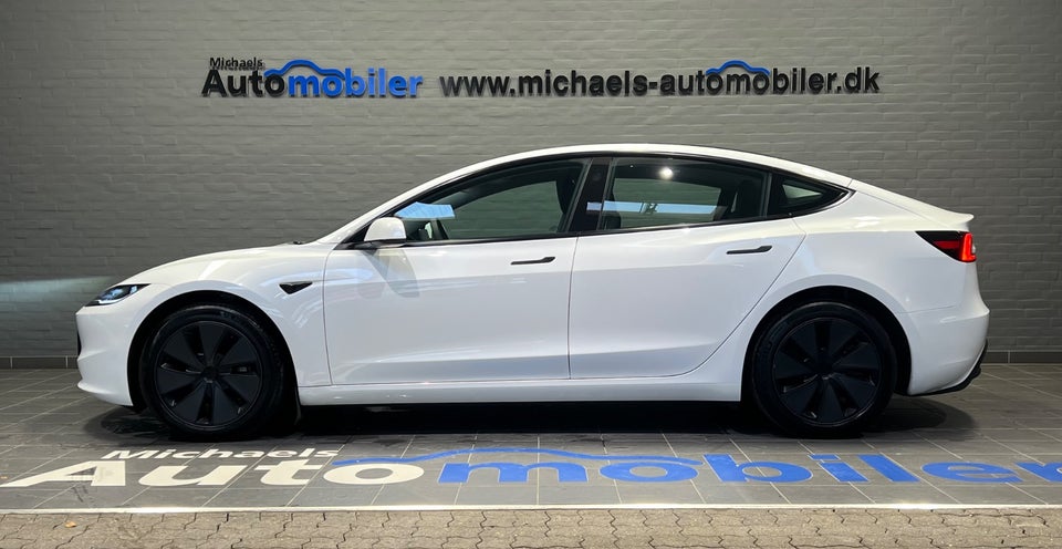 Tesla Model 3 Long Range AWD 4d